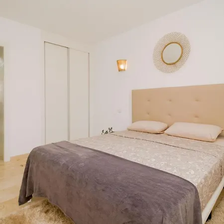 아파트 Espanatour Recoleta 3c *